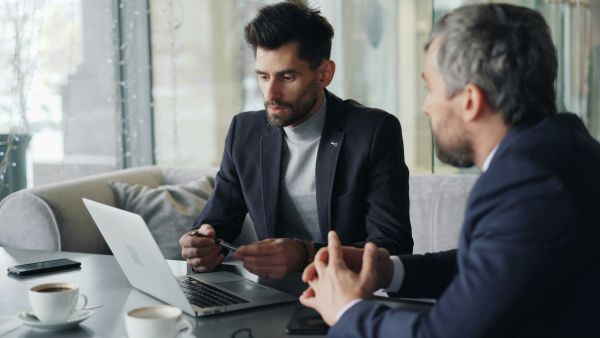 Découvrez pourquoi un consultant seo freelance peut booster votre visibilité